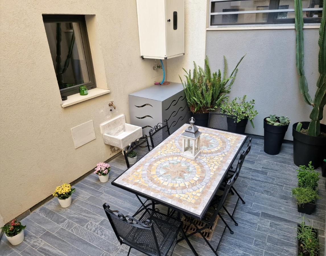 The White Domus Appartement Taormina Buitenkant foto