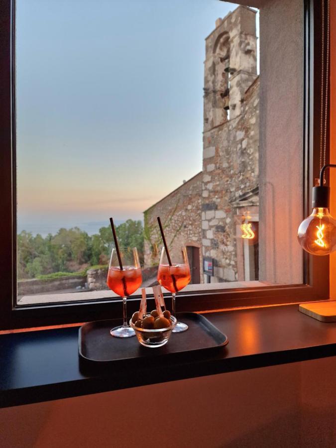 The White Domus Appartement Taormina Buitenkant foto